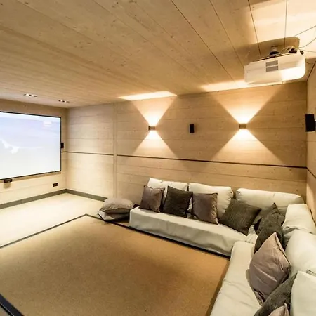 Villa 8br Elegant And Modern Chalet With Pool Lens