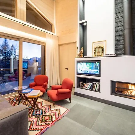 8br Elegant And Modern Chalet With Pool