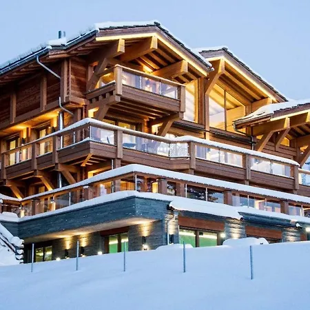 Vila 8br Elegant And Modern Chalet With Pool